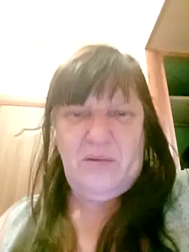 Apeesynka55211 online show from 11-19-25, 04:23