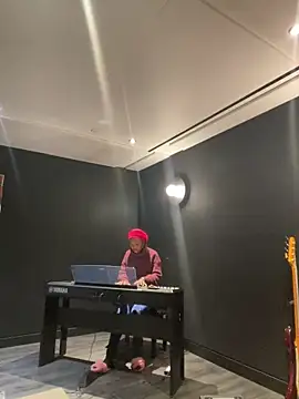 Snapshot of tia___fox chatting on 02-05-26, 01:21 tia fox online show from 02-05-26, 01:21