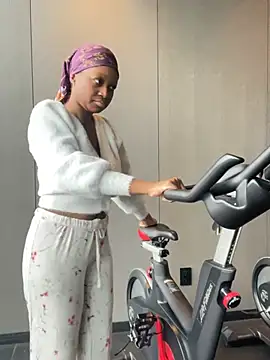 Snapshot of tia___fox chatting on 02-05-26, 04:00 tia fox online show from 02-05-26, 04:00