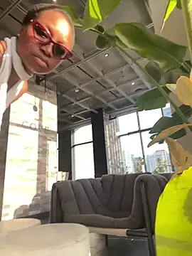 Snapshot of tia___fox chatting on 02-09-26, 09:41 tia fox online show from 02-09-26, 09:41