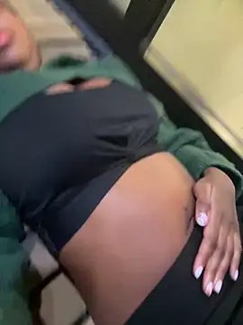 Snapshot of tia___fox chatting on 02-10-26, 07:29 tia fox online show from 02-10-26, 07:29