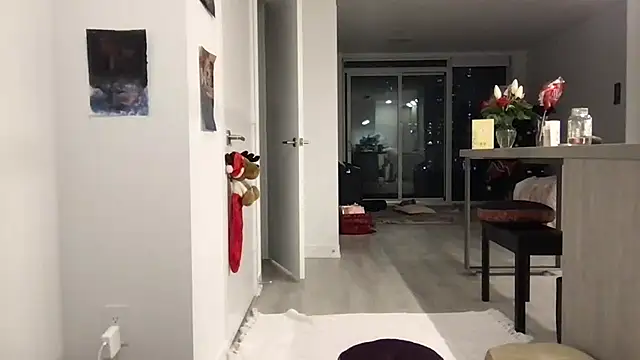 Snapshot of tia___fox chatting on 02-16-26, 11:45 tia fox online show from 02-16-26, 11:45