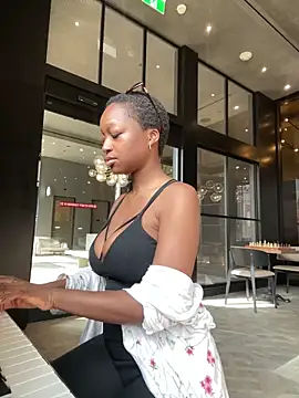 Snapshot of tia___fox chatting on 02-17-26, 05:41 tia fox online show from 02-17-26, 05:41