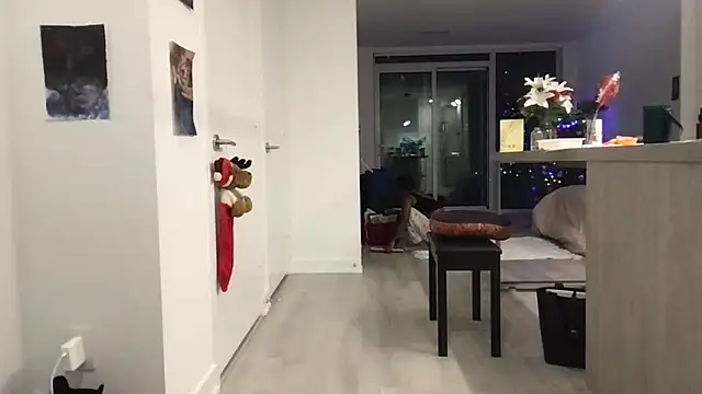 Snapshot of tia___fox chatting on 02-19-26, 06:42 tia fox online show from 02-19-26, 06:42