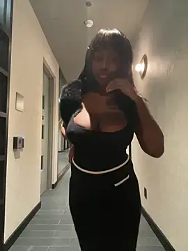 Snapshot of tia___fox chatting on 03-11-26, 06:30 tia fox online show from 03-11-26, 06:30