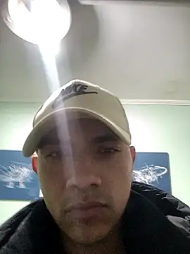 Snapshot of Amante1006 chatting on 10-03-25, 05:04 Amante1006 online show from 10-03-25, 05:04