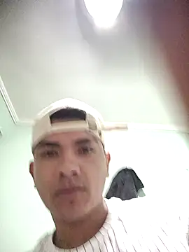 Snapshot of Amante1006 chatting on 10-06-25, 03:04 Amante1006 online show from 10-06-25, 03:04