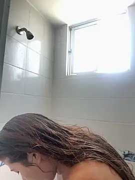 Snapshot of violeticafox chatting on 09-29-25, 04:45 violeticafox online show from 09-29-25, 04:45