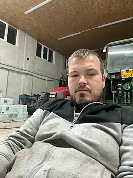 Snapshot of dirtyboy996 chatting on 10-01-25, 04:57 dirtyboy996 online show from 10-01-25, 04:57