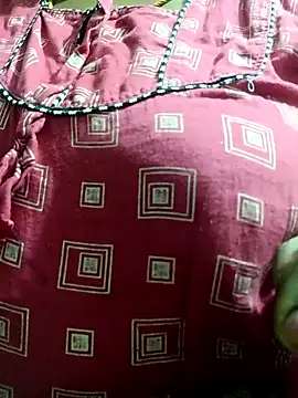 Snapshot of harinisree chatting on 12-20-25, 01:34 harinisree online show from 12-20-25, 01:34