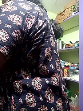 Snapshot of harinisree chatting on 12-22-25, 01:02 harinisree online show from 12-22-25, 01:02