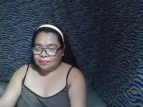 Snapshot of cris_tita chatting on 01-06-26, 01:37 cris tita online show from 01-06-26, 01:37