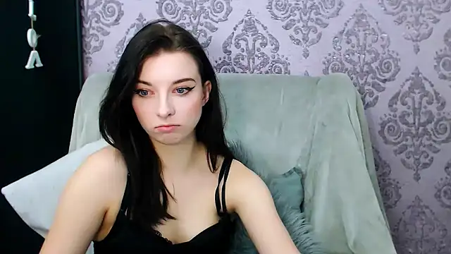 Snapshot of DominantLuna chatting on 01-06-26, 03:49 DominantLuna online show from 01-06-26, 03:49