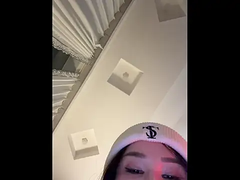 Snapshot of xiaowan_x chatting on 02-03-26, 01:49 xiaowan x online show from 02-03-26, 01:49