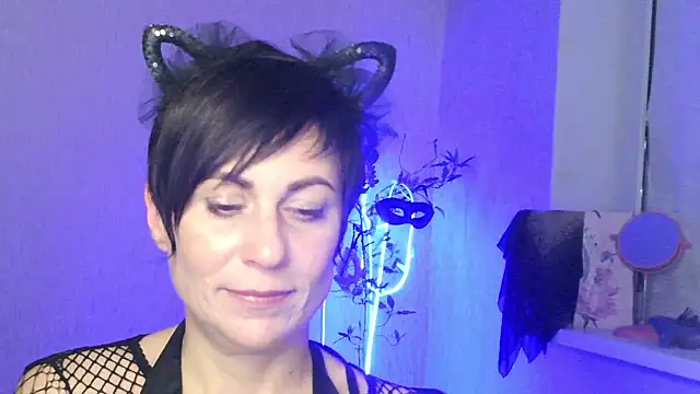 Ashley Brookss online show from 11-15-25, 11:21