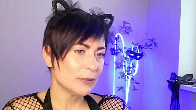 Ashley Brookss online show from 11-29-25, 11:24