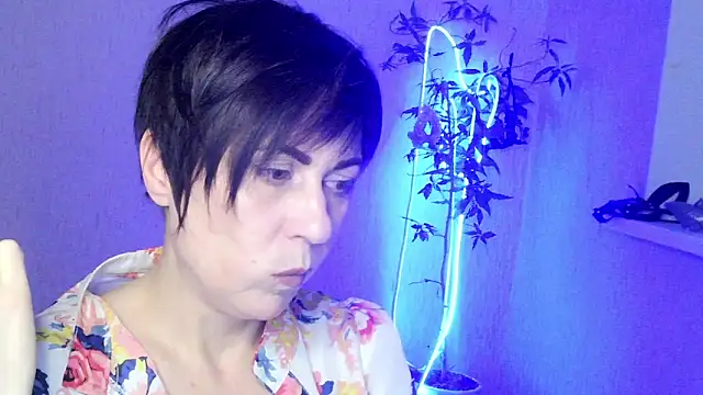 Ashley Brookss online show from 12-14-25, 02:00