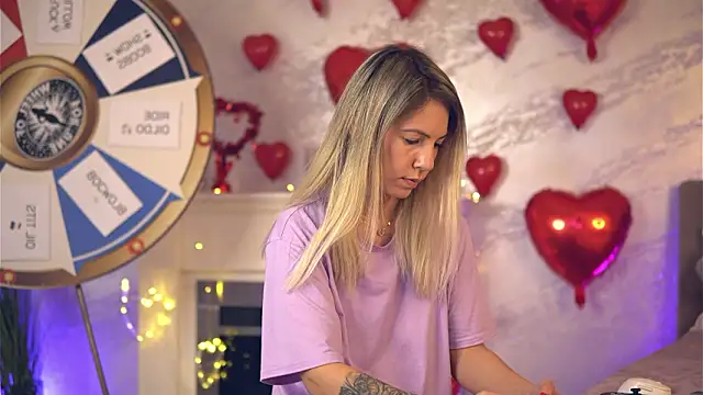 Snapshot of CassieMiles chatting on 02-13-26, 04:08 CassieMiles online show from 02-13-26, 04:08