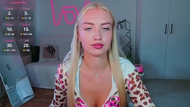 Snapshot of TessaGrays chatting on 07-31-26, 02:27 TessaGrays online show from 07-31-26, 02:27