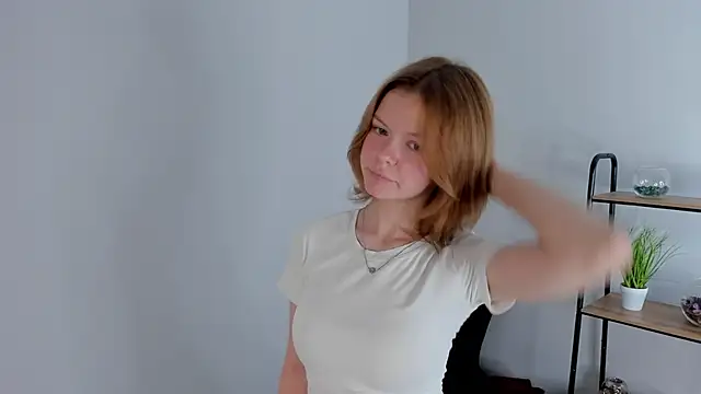 Snapshot of Mabel_Sanders chatting on 10-09-25, 01:42 Mabel Sanders online show from 10-09-25, 01:42