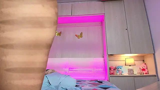 Snapshot of ChloeWiillow chatting on 07-16-26, 12:11 ChloeWiillow online show from 07-16-26, 12:11
