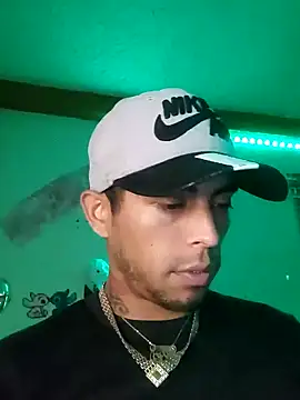 Snapshot of Alixkil chatting on 10-19-25, 05:57 Alixkil online show from 10-19-25, 05:57