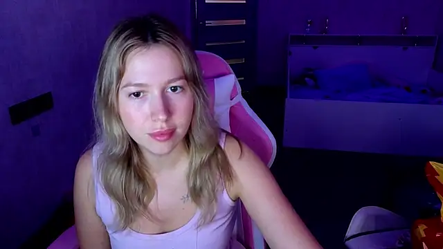 stefany and bettany online show from 11-06-25, 03:02