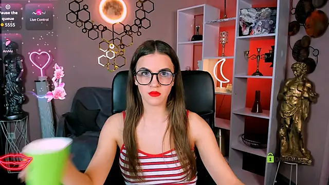 Snapshot of lina_fox12 chatting on 10-18-25, 12:39 lina fox12 online show from 10-18-25, 12:39