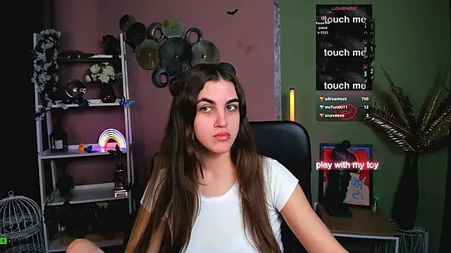 Snapshot of lina_fox12 chatting on 12-04-25, 01:09 lina fox12 online show from 12-04-25, 01:09