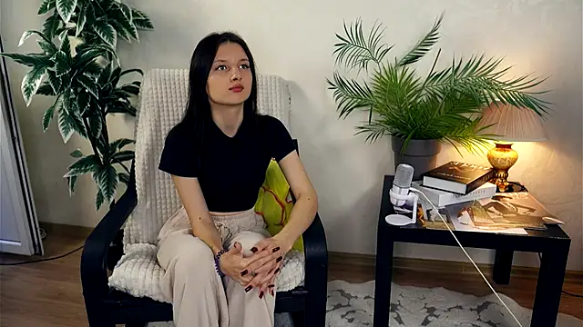 Snapshot of JanellHousen chatting on 10-07-25, 05:37 JanellHousen online show from 10-07-25, 05:37