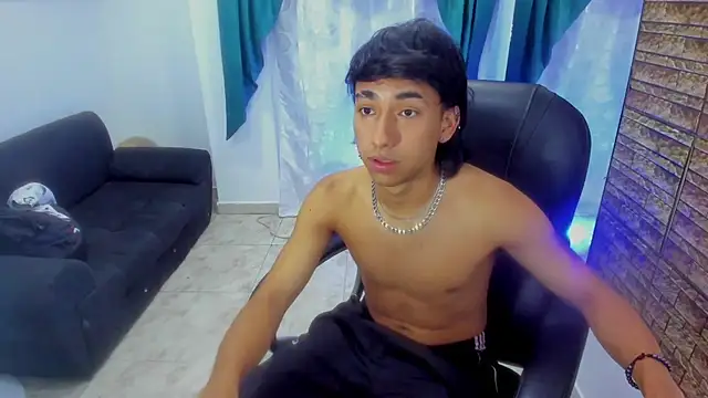 Snapshot of Austin_Booy chatting on 10-03-25, 03:47 Austin Booy online show from 10-03-25, 03:47