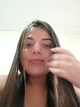 Snapshot of EmiilySttone chatting on 12-16-25, 02:44 EmiilySttone online show from 12-16-25, 02:44