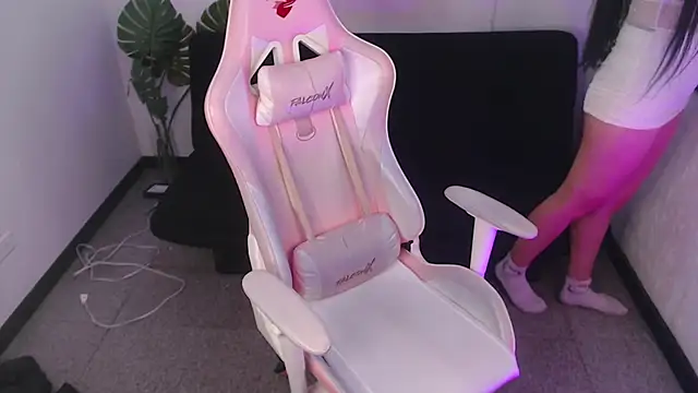 Lexy Storm 18 online show from 10-31-25, 07:04