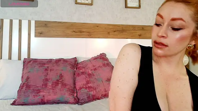 Snapshot of LucianaWainN chatting on 02-04-26, 01:17 LucianaWainN online show from 02-04-26, 01:17