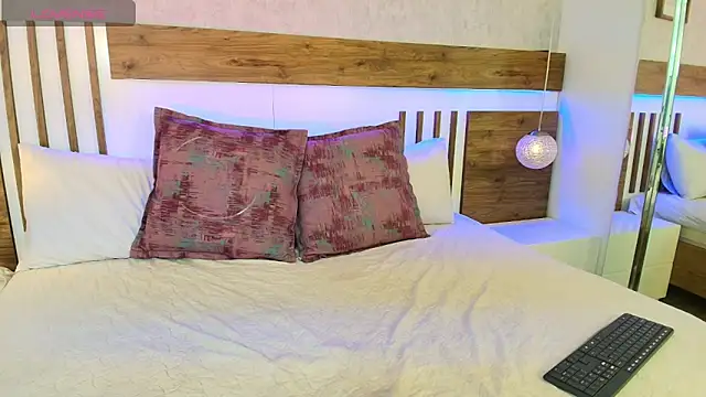 Snapshot of LucianaWainN chatting on 03-04-26, 01:17 LucianaWainN online show from 03-04-26, 01:17