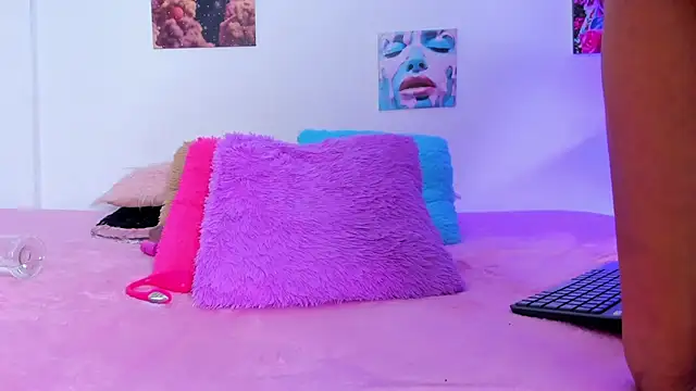 debbie hans online show from 12-05-25, 01:31