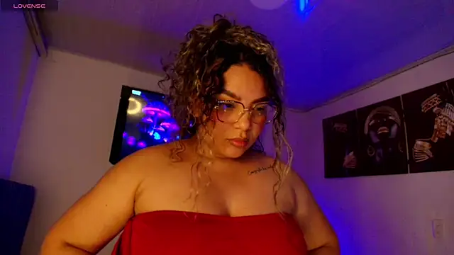 scarlet queen   online show from 10-30-25, 02:35