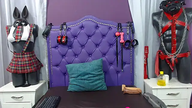 Sophie-dbs online show from 11-16-25, 09:53