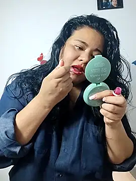 Snapshot of Tania_cruz_ chatting on 12-21-25, 03:57 Tania cruz online show from 12-21-25, 03:57