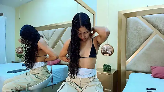 Snapshot of Megan_Siner chatting on 11-06-25, 12:06 Megan Siner online show from 11-06-25, 12:06