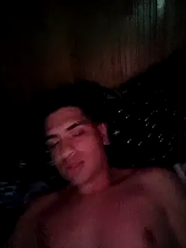 Snapshot of daniandr119 chatting on 11-06-25, 04:35 daniandr119 online show from 11-06-25, 04:35