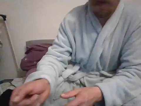 Snapshot of honzinka83 chatting on 10-23-25, 03:44 honzinka83 online show from 10-23-25, 03:44