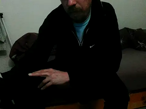 Snapshot of honzinka83 chatting on 11-18-25, 06:01 honzinka83 online show from 11-18-25, 06:01