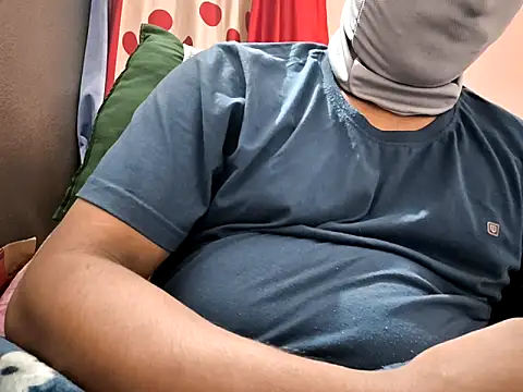 Snapshot of mallu_boy_23 chatting on 10-04-25, 04:05 mallu boy 23 online show from 10-04-25, 04:05