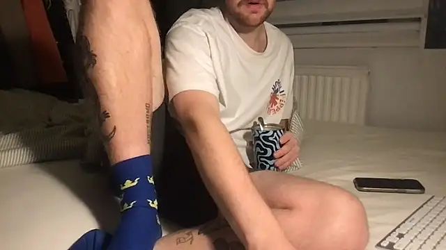 Snapshot of Angus80085 chatting on 11-01-25, 11:40 Angus80085 online show from 11-01-25, 11:40