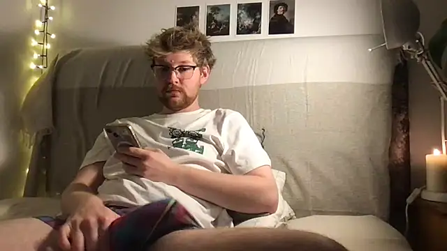 Snapshot of Angus80085 chatting on 11-13-25, 09:36 Angus80085 online show from 11-13-25, 09:36