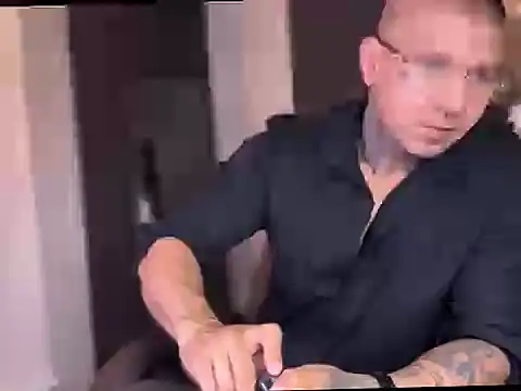 Snapshot of MAXIMO_VEGA chatting on 10-19-25, 05:13 MAXIMO VEGA online show from 10-19-25, 05:13