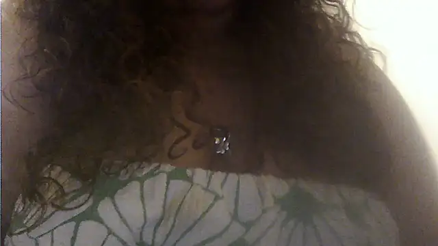 Snapshot of Partenope chatting on 05-13-26, 03:48 Partenope online show from 05-13-26, 03:48