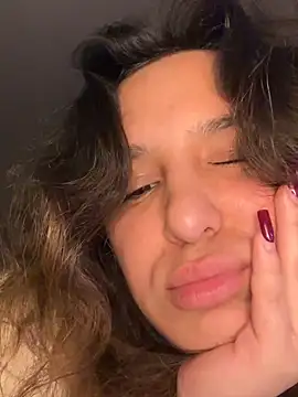 Snapshot of Luisaa_rosee chatting on 10-03-25, 03:20 Luisaa rosee online show from 10-03-25, 03:20