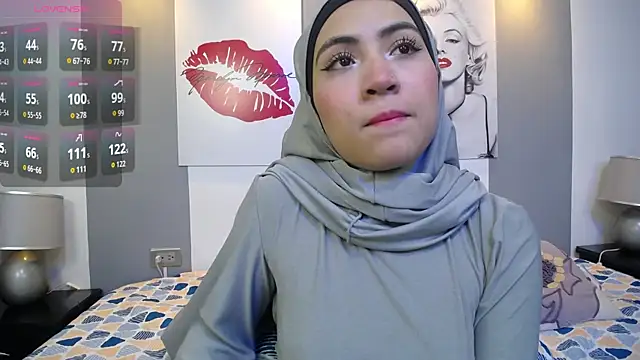 Snapshot of Neesha__ chatting on 10-28-25, 08:11 Neesha online show from 10-28-25, 08:11